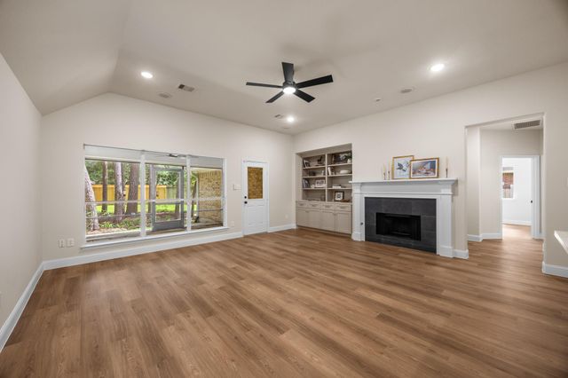 2 Gilded Crest Court, The Woodlands, TX 77382