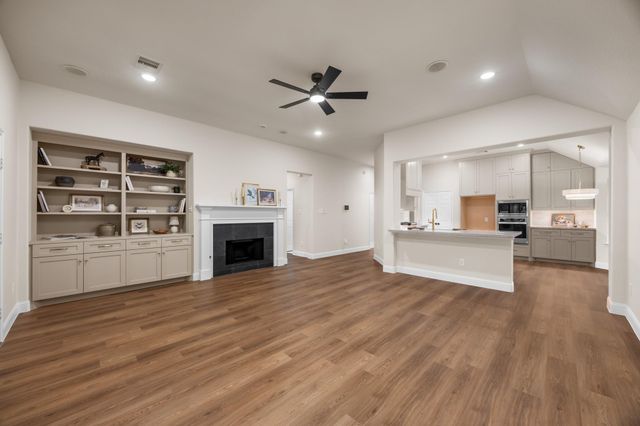 2 Gilded Crest Court, The Woodlands, TX 77382