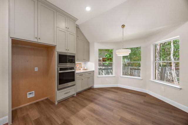 2 Gilded Crest Court, The Woodlands, TX 77382