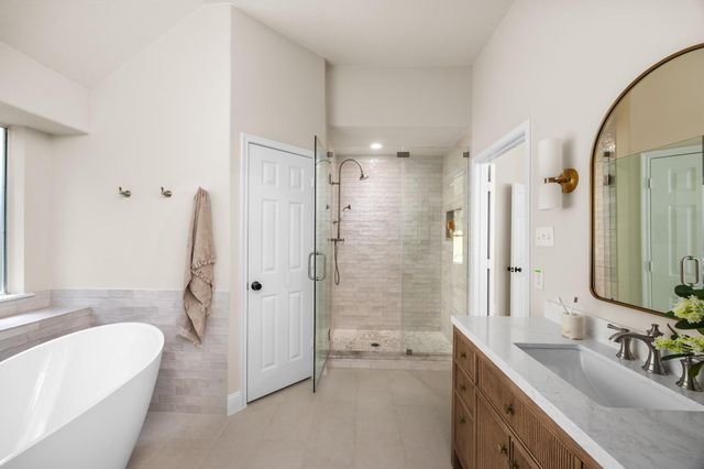 2 Gilded Crest Court, The Woodlands, TX 77382