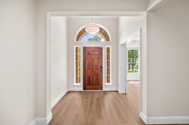 2 Gilded Crest Court, The Woodlands, TX 77382