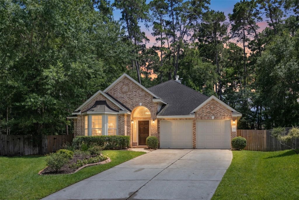 2 Gilded Crest Court, The Woodlands, TX 77382