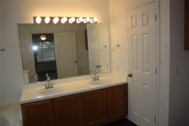 19306 Wading River Drive, Tomball, TX 77375