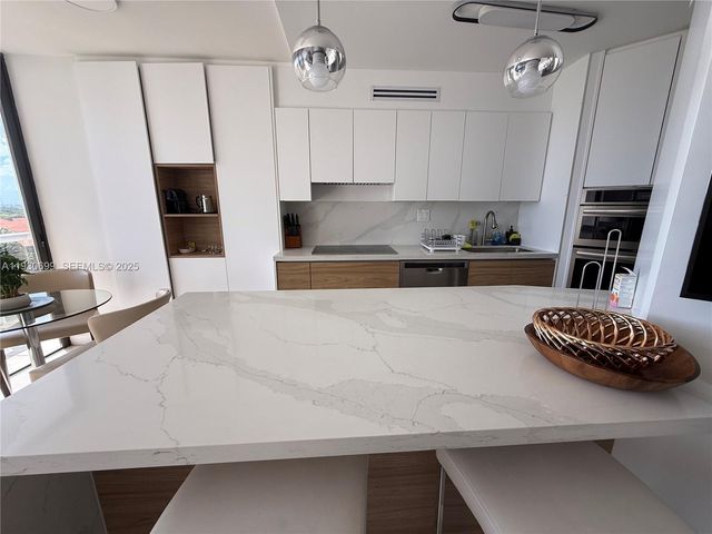 3610 Yacht Club Dr 713, Aventura, FL 33180