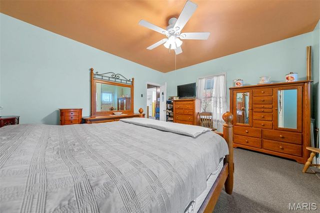 1144 Hudson Road, St Louis, MO 63135