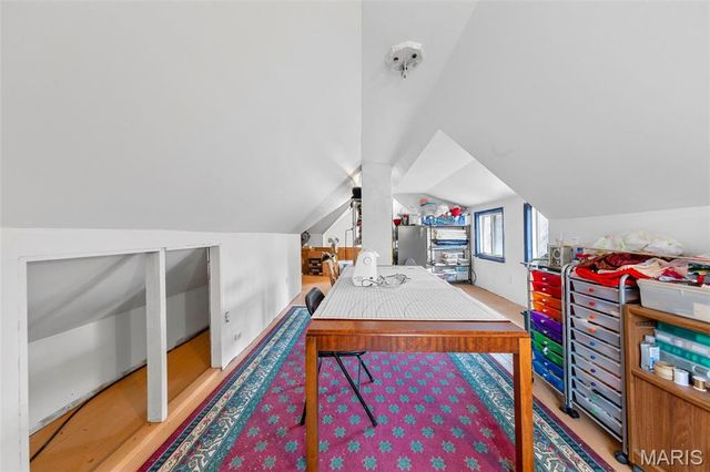 1144 Hudson Road, St Louis, MO 63135