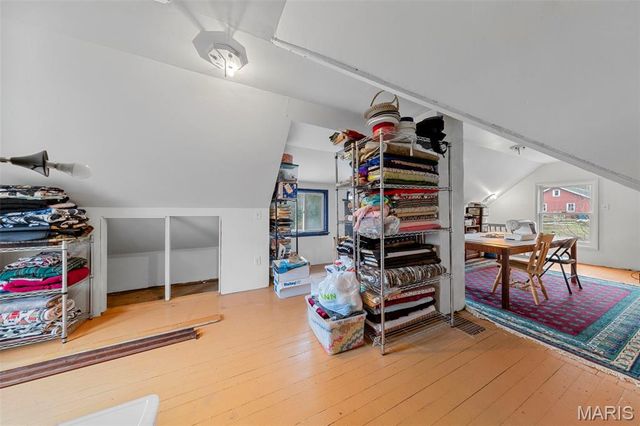 1144 Hudson Road, St Louis, MO 63135