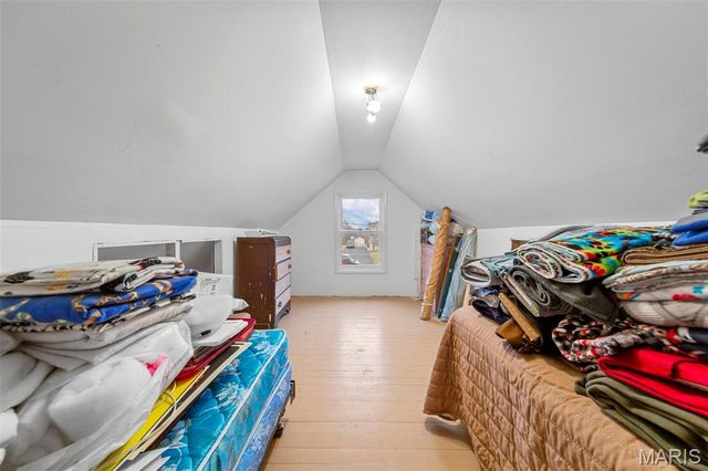 1144 Hudson Road, St Louis, MO 63135