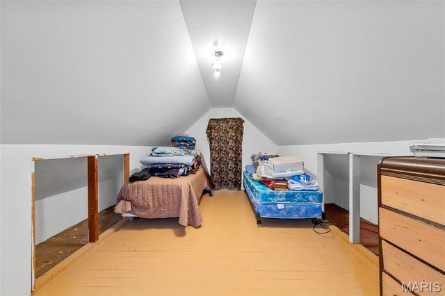 1144 Hudson Road, St Louis, MO 63135