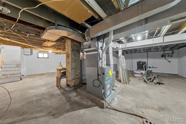 1144 Hudson Road, St Louis, MO 63135