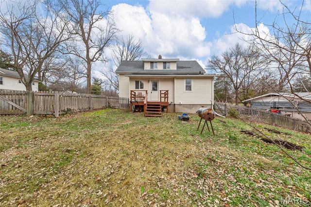 1144 Hudson Road, St Louis, MO 63135