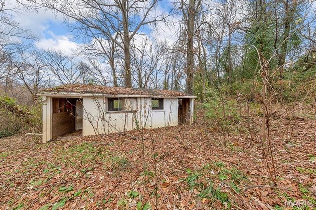 1144 Hudson Road, St Louis, MO 63135