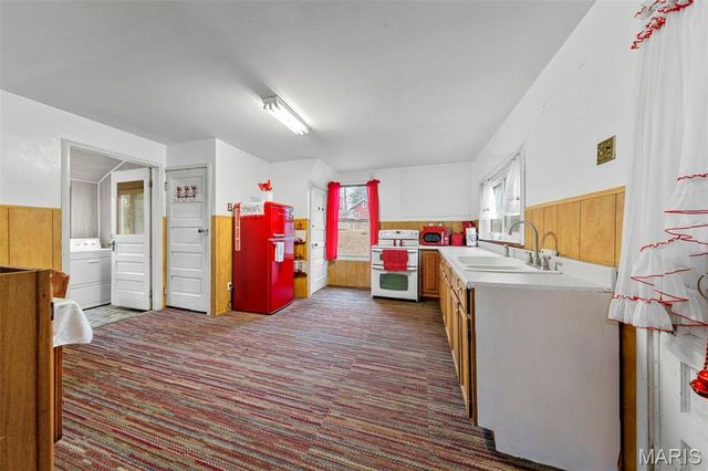 1144 Hudson Road, St Louis, MO 63135