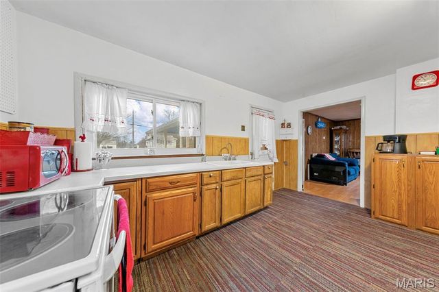 1144 Hudson Road, St Louis, MO 63135