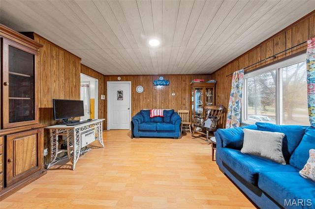 1144 Hudson Road, St Louis, MO 63135