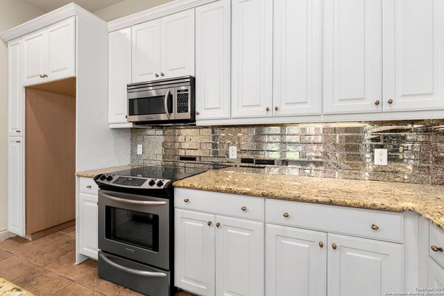 6710 Ghia Lane, San Antonio, TX 78257