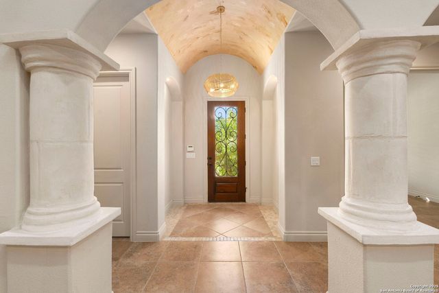 6710 Ghia Lane, San Antonio, TX 78257