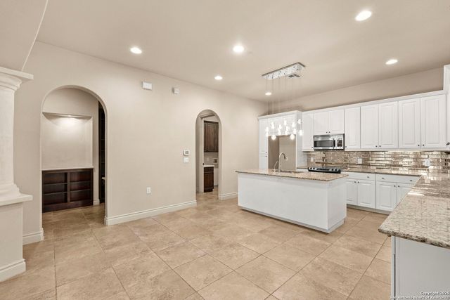 6710 Ghia Lane, San Antonio, TX 78257