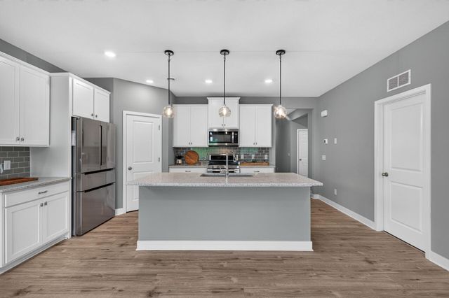 18374 Hamby Way, Lakeville, MN 55044