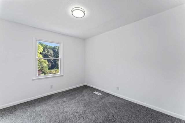 132 Hoover Dr, Mcminnville, TN 37110