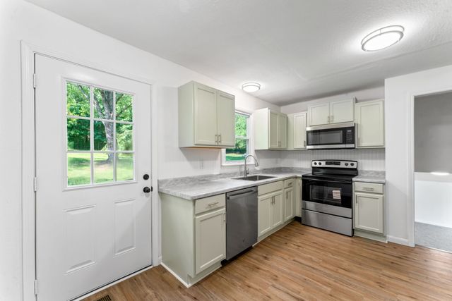 132 Hoover Dr, Mcminnville, TN 37110