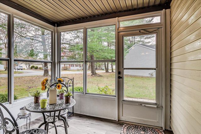 1 Linton Close, Freehold, NJ 07728