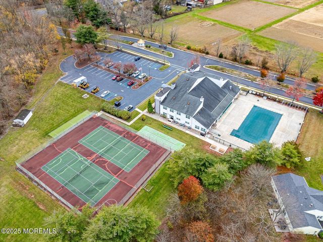 1 Linton Close, Freehold, NJ 07728