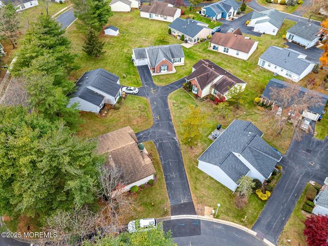 1 Linton Close, Freehold, NJ 07728