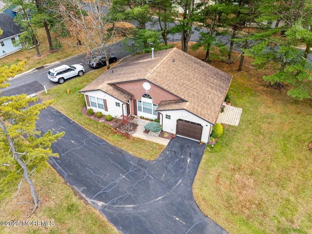 1 Linton Close, Freehold, NJ 07728