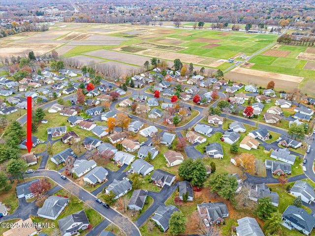 1 Linton Close, Freehold, NJ 07728