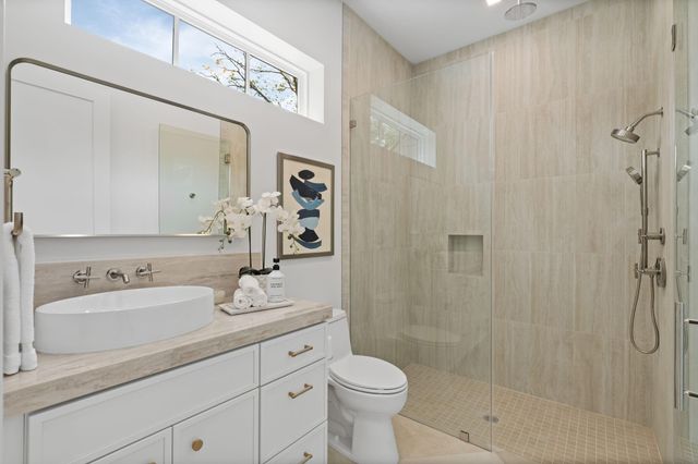 309 Avenue Of Oaks Street, Houston, TX 77009