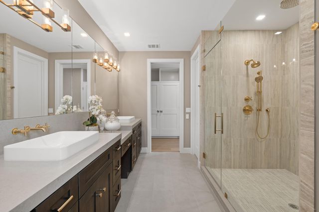 309 Avenue Of Oaks Street, Houston, TX 77009