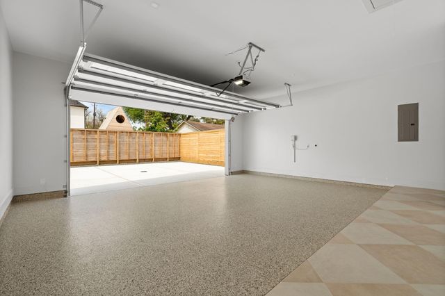 309 Avenue Of Oaks Street, Houston, TX 77009