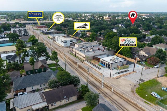 309 Avenue Of Oaks Street, Houston, TX 77009