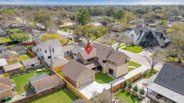 309 Avenue Of Oaks Street, Houston, TX 77009