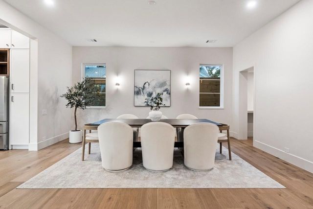 309 Avenue Of Oaks Street, Houston, TX 77009