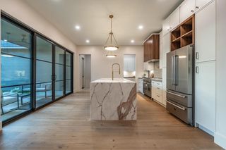 309 Avenue Of Oaks Street, Houston, TX 77009