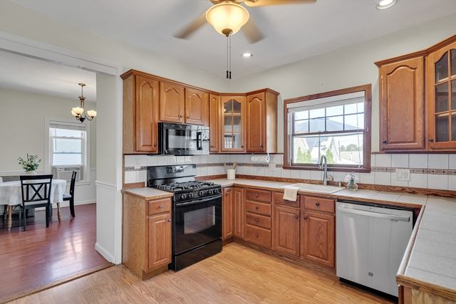 34 Oakland Avenue, Everett, MA 02149