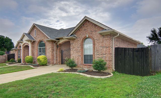 7828 Vineyard Court, North Richland Hills, TX 76182