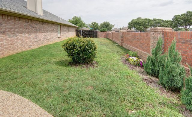 7828 Vineyard Court, North Richland Hills, TX 76182