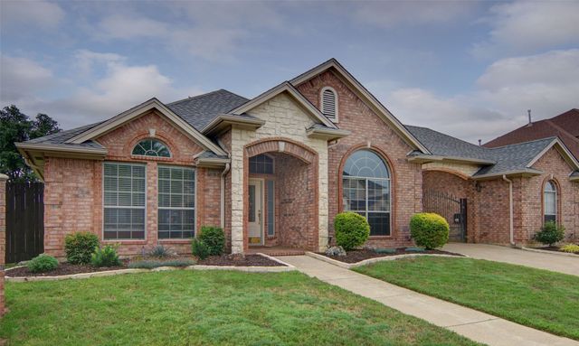 7828 Vineyard Court, North Richland Hills, TX 76182