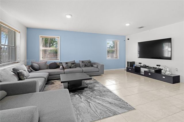 15425 SW 114th St, Miami, FL 33196