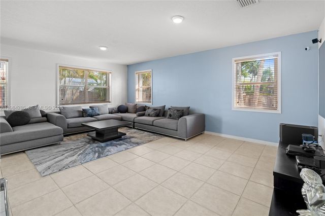 15425 SW 114th St, Miami, FL 33196