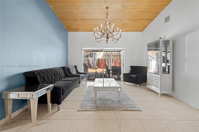 15425 SW 114th St, Miami, FL 33196