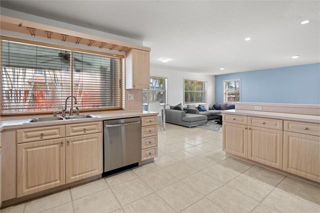 15425 SW 114th St, Miami, FL 33196