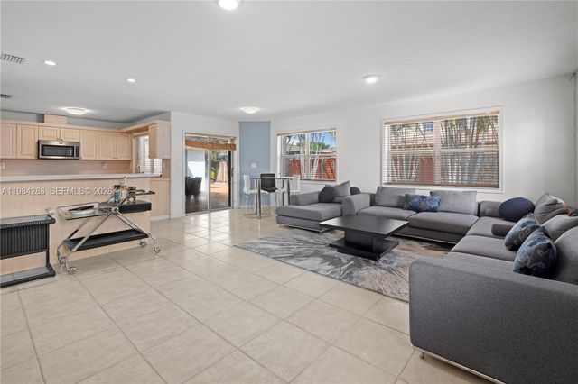 15425 SW 114th St, Miami, FL 33196