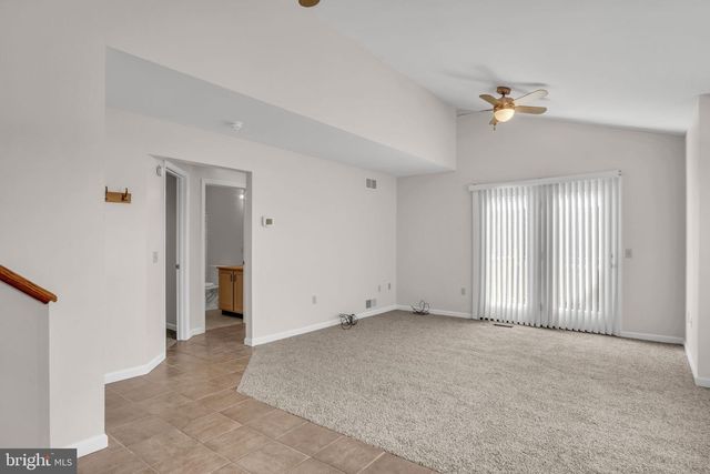 45 S BEN HOGAN DR, Etters, PA 17319