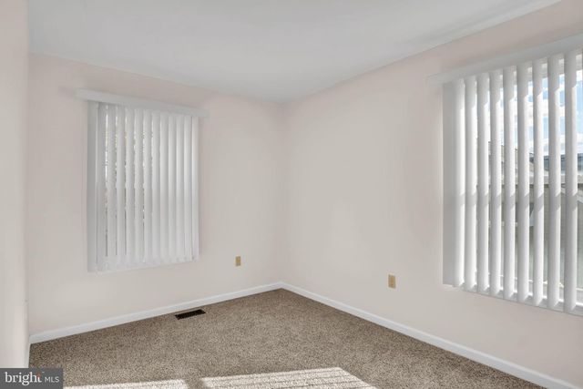 45 S BEN HOGAN DR, Etters, PA 17319