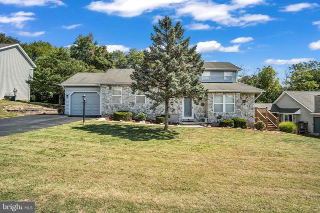 45 S BEN HOGAN DR, Etters, PA 17319