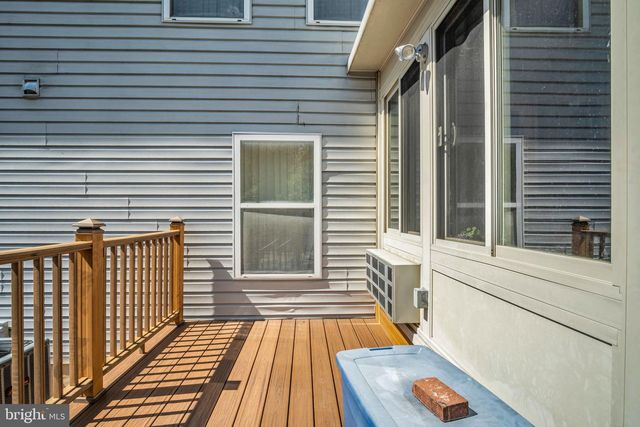 45 S BEN HOGAN DR, Etters, PA 17319